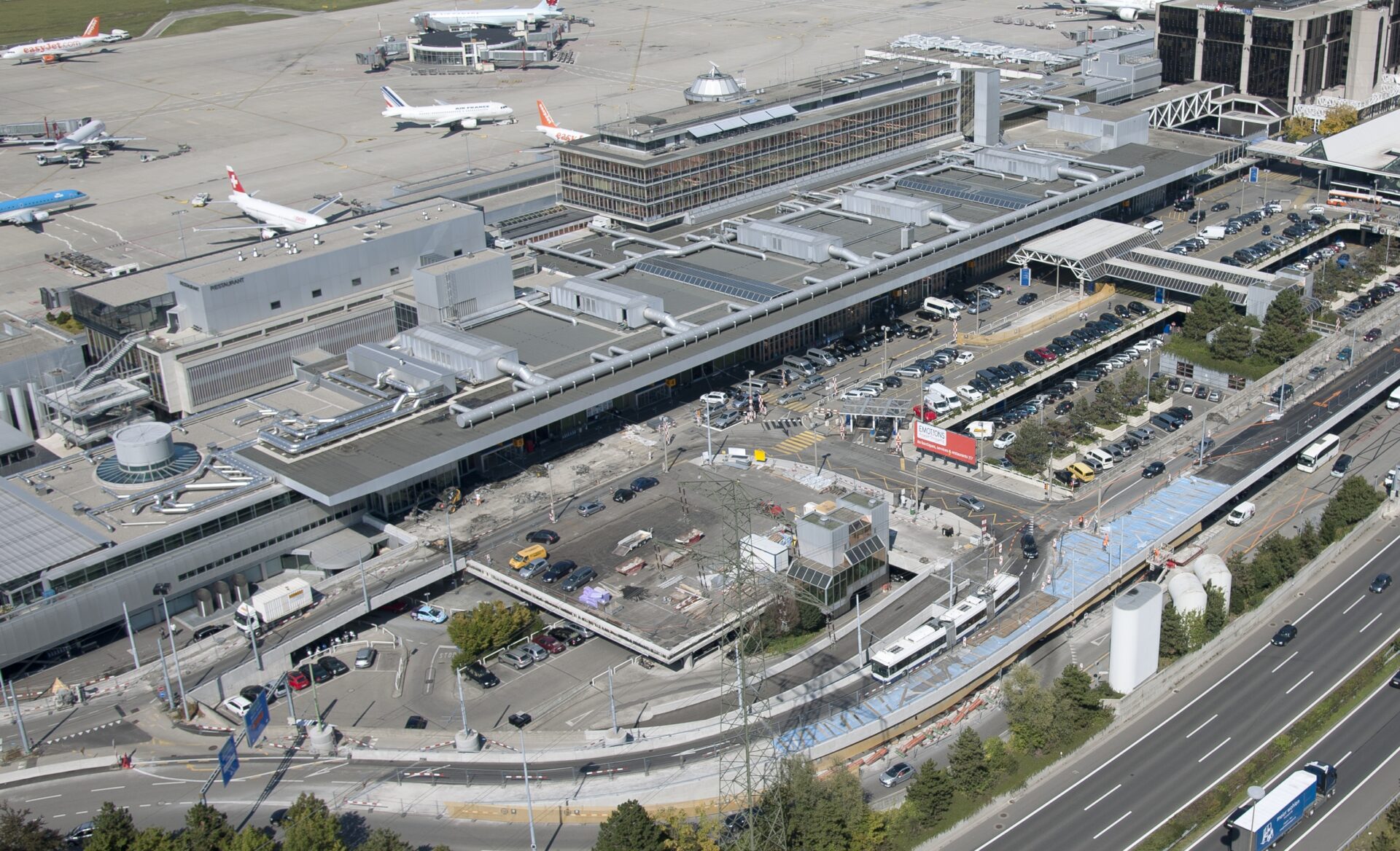 Viaduc et plateforme à l’Aéroport de Genève